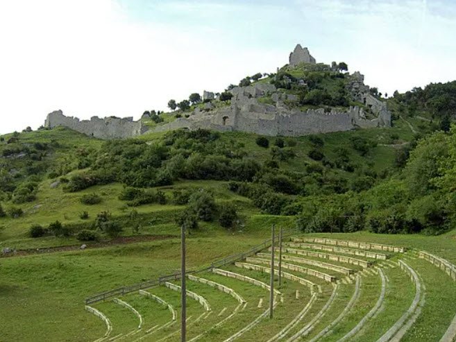 Castillo de Crussol, Saint-Péray, France, France